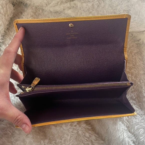 Louis Vuitton large yellow epi leathered bifold wallet - Picture 3 of 7